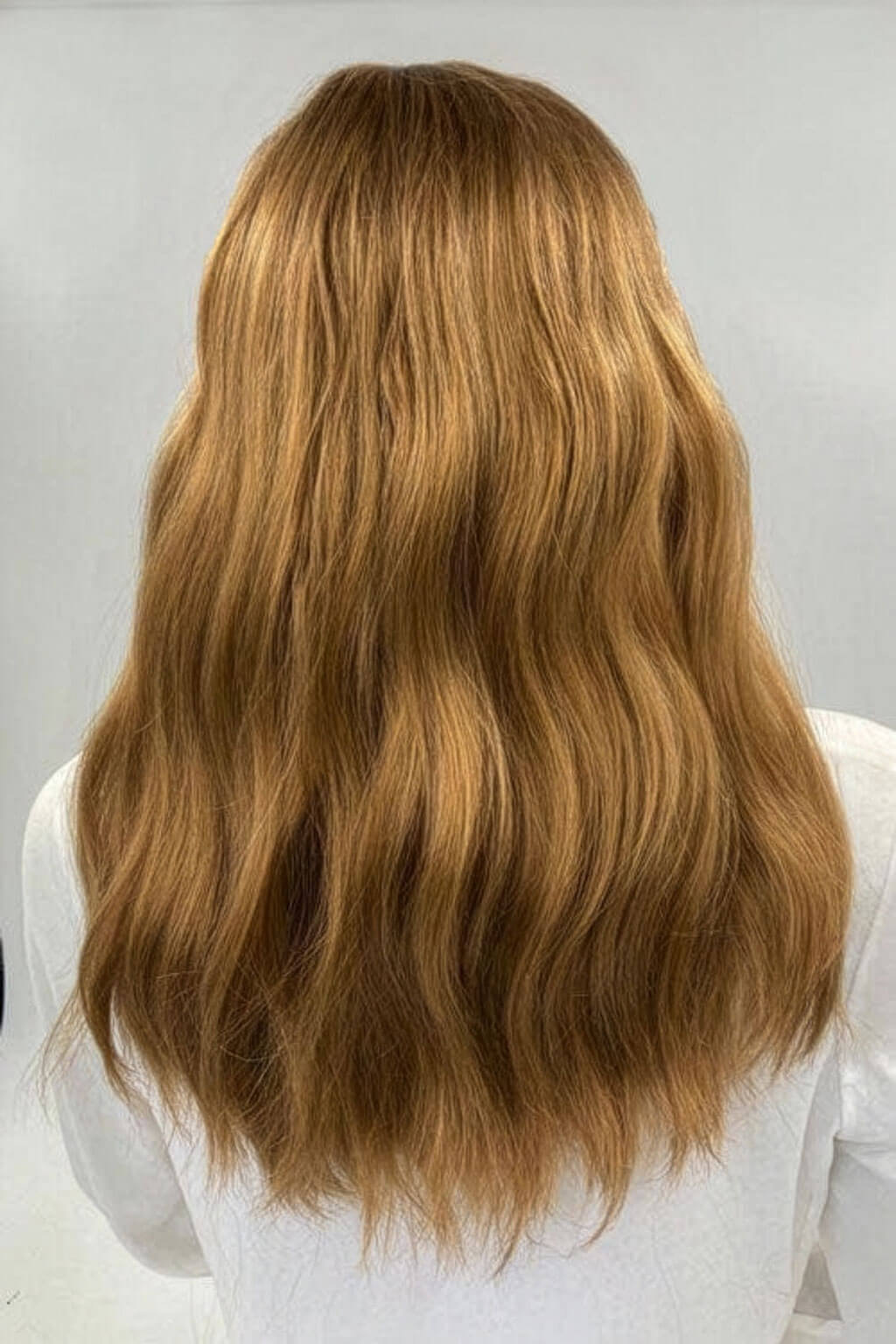 Golden brown wig with long waves: Carmella