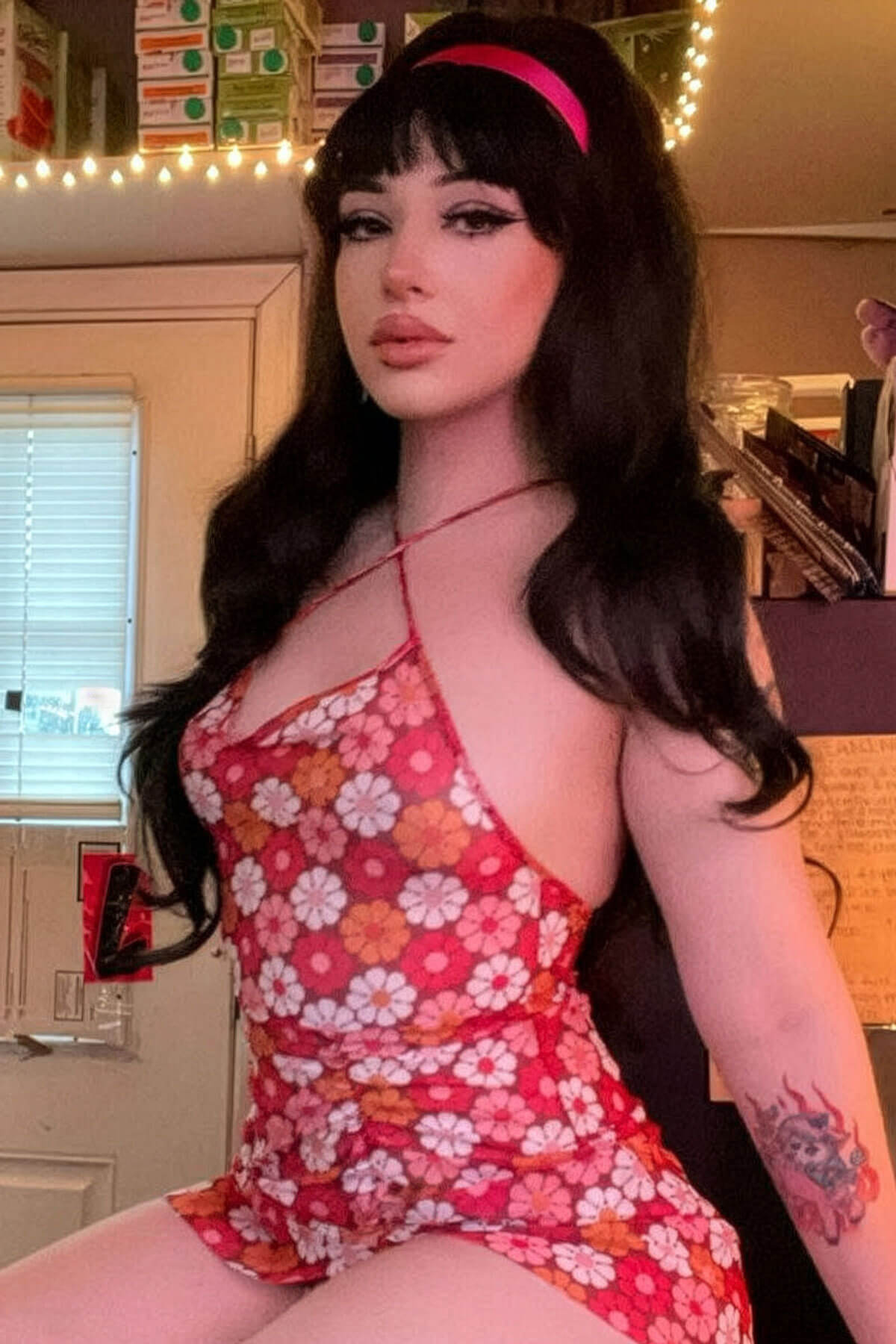 High crown long, wavy half wig and volume ring: Bardot black 1B