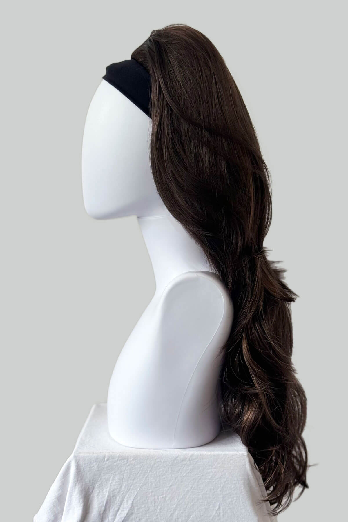 Brown half wig with blonde highlights: Rebecca