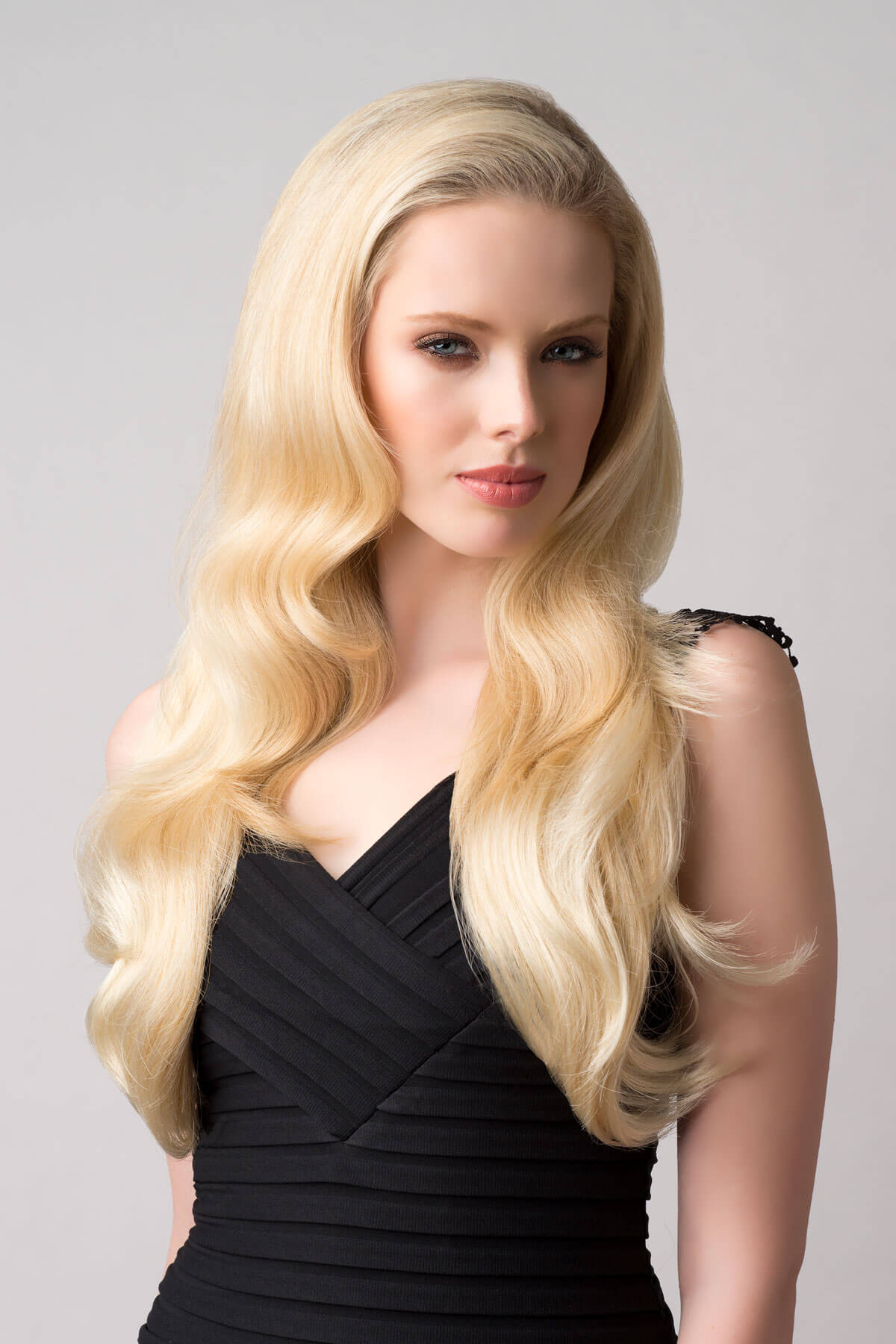 Long blonde half wig hairpiece (3/4 wig) loose curls: Frankii blonde 24BT613