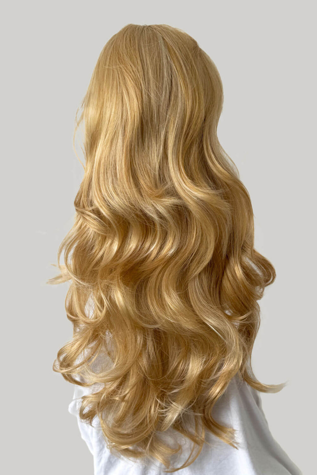 Blonde half wig hairpiece (3/4 wig), loose curls: Suki warm golden blonde 24BH613 from the back