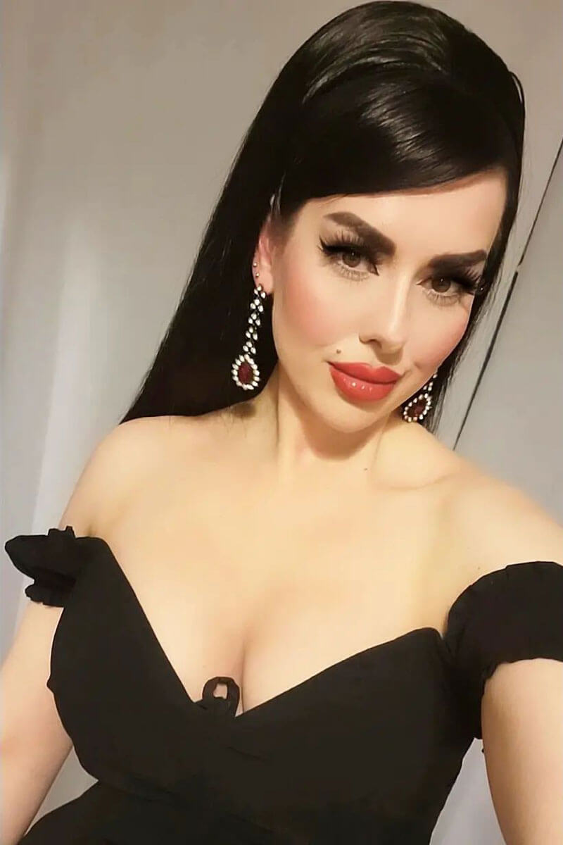 1960s style hair, high crown long straight half wig: Andrea black 1B