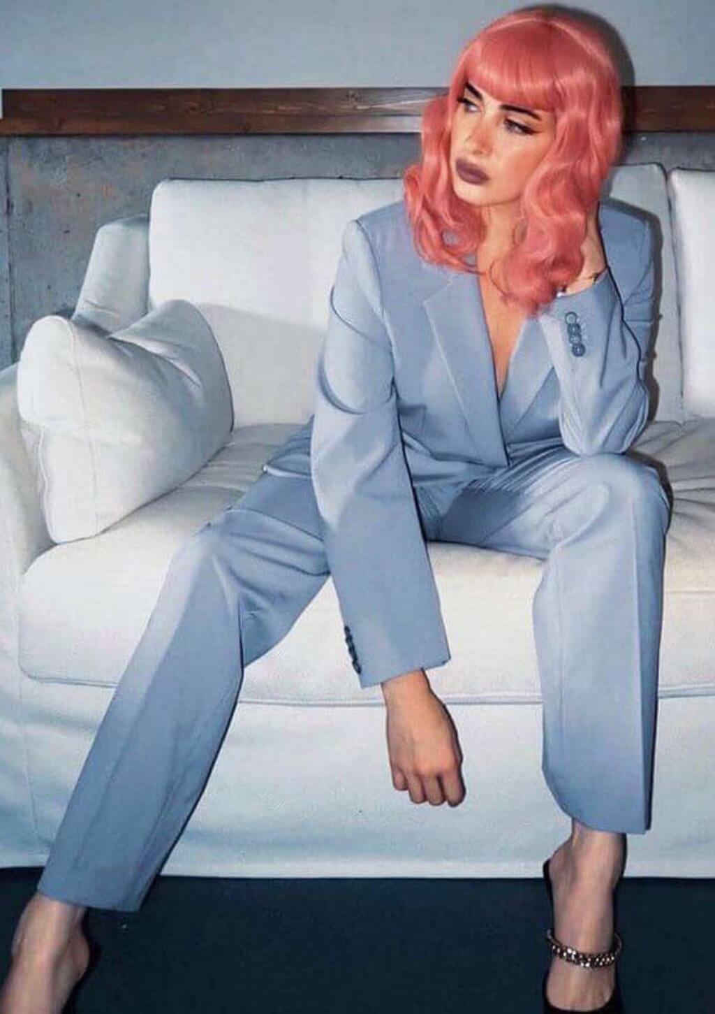 Pink pinup style wig, with finger waves and a short fringe, 1950s style: Stevie T2312