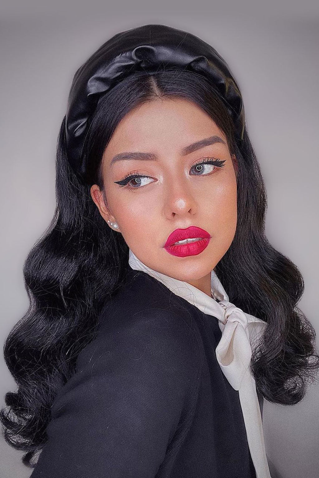 Black 1950s pinup style wig, curled with short fringe: Milena