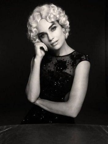 Blonde 1920s 1930s style wig, short with finger waves: Diva creamy blonde 613