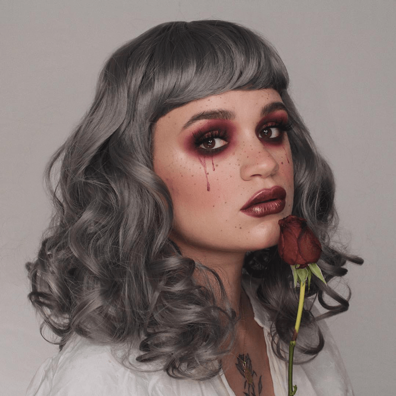 Silver-grey pinup style wig with long waves and short fringe, 1950s style: Dotty